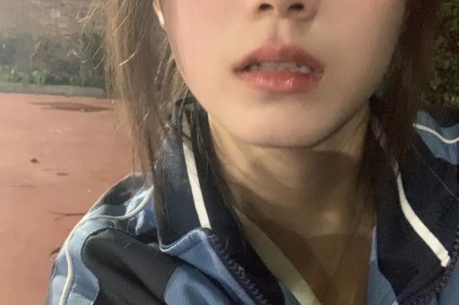 陈律直播自曝：与痞幼48小时闪电恋爱后分手无缝变闺蜜引发网友热议
