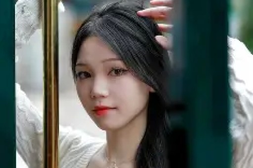 迪丽热巴《白日提灯》被骂惨自曝没剧本可接遭群嘲